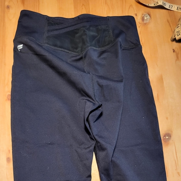 Fabletics workout set - Picture 4 of 8